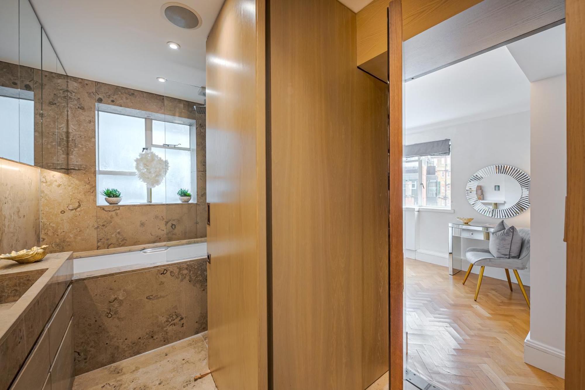 Modern Knightsbridge Apartment With Balcony Overlooking Harrods Prime Location Londra Exterior foto