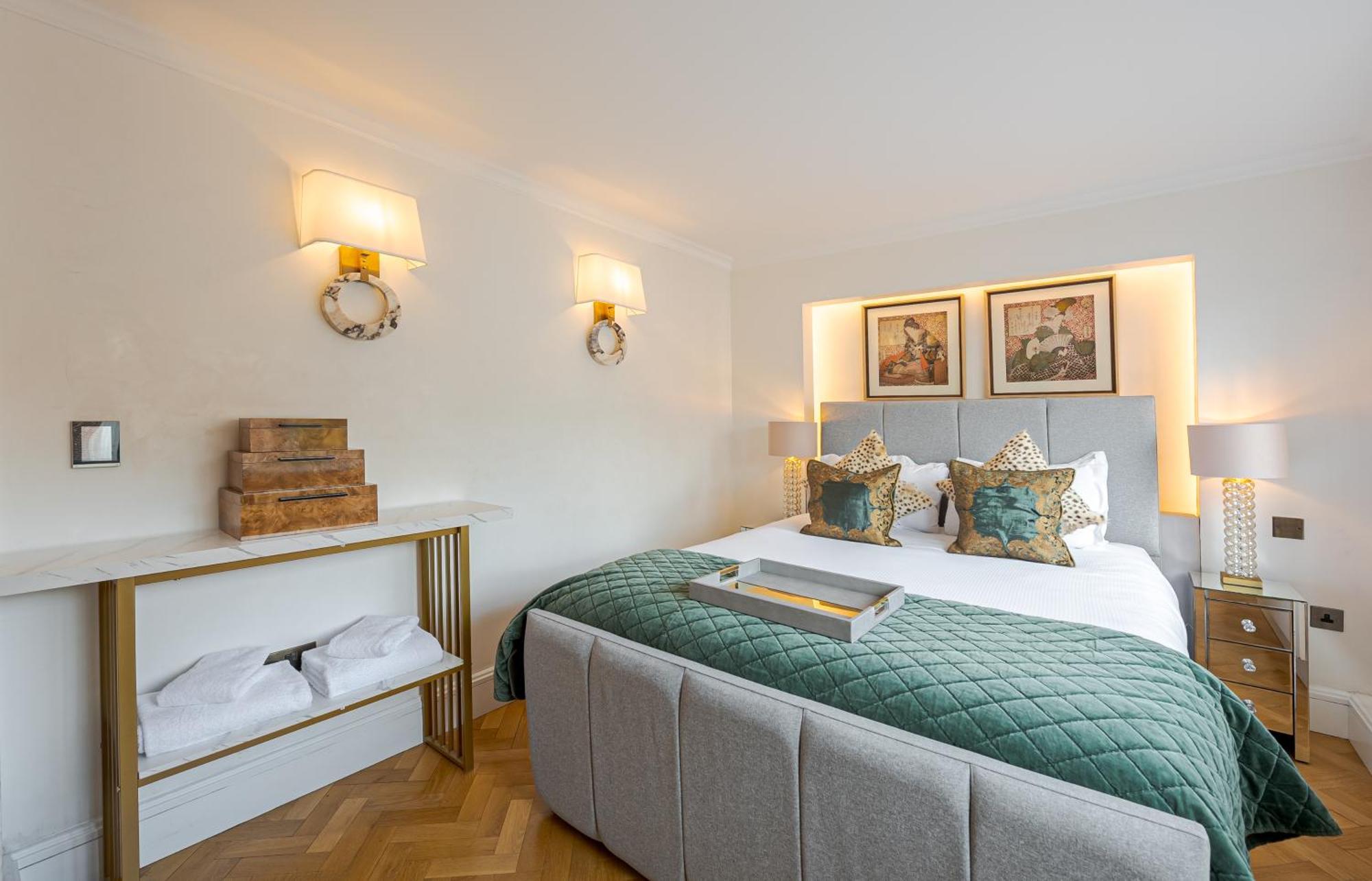 Modern Knightsbridge Apartment With Balcony Overlooking Harrods Prime Location Londra Exterior foto