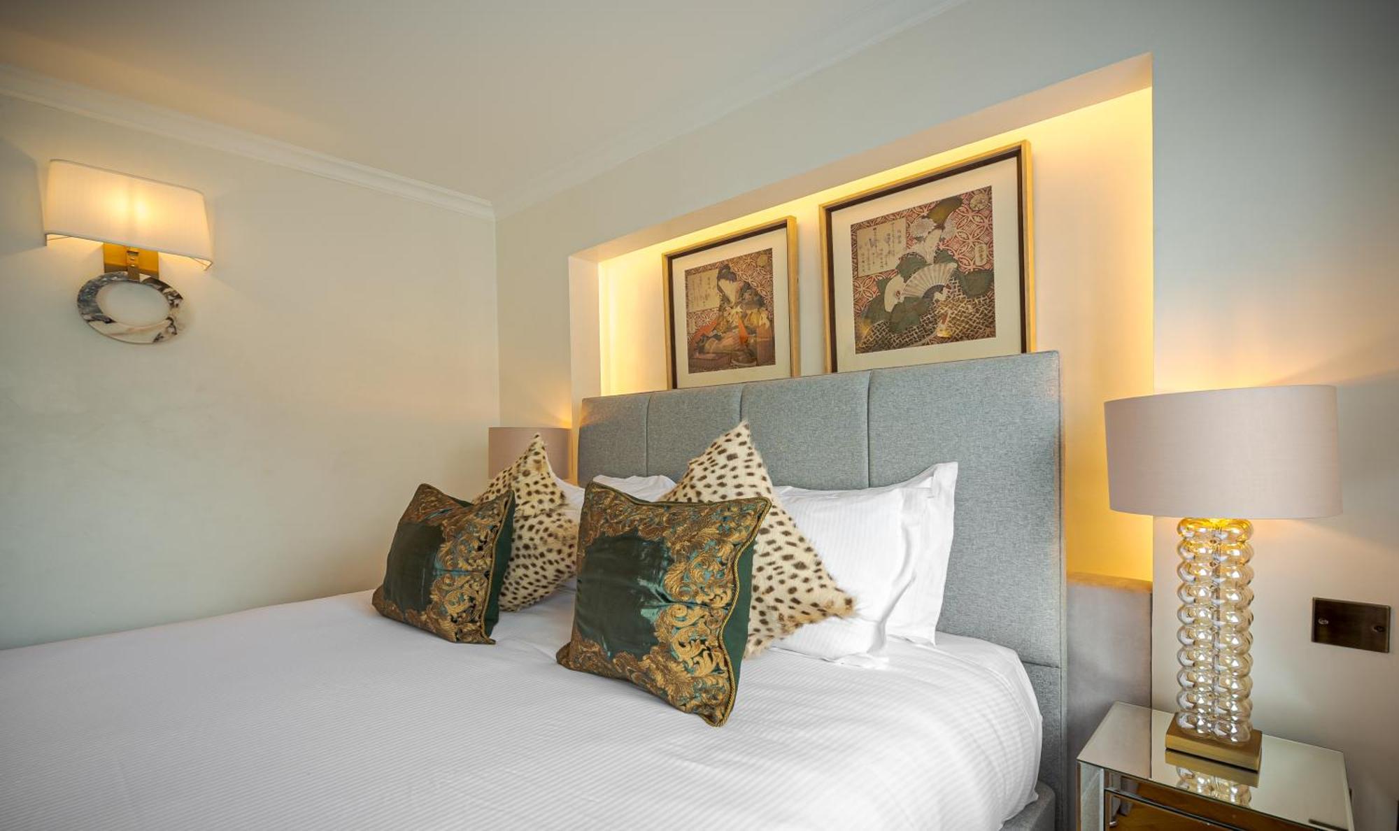 Modern Knightsbridge Apartment With Balcony Overlooking Harrods Prime Location Londra Exterior foto