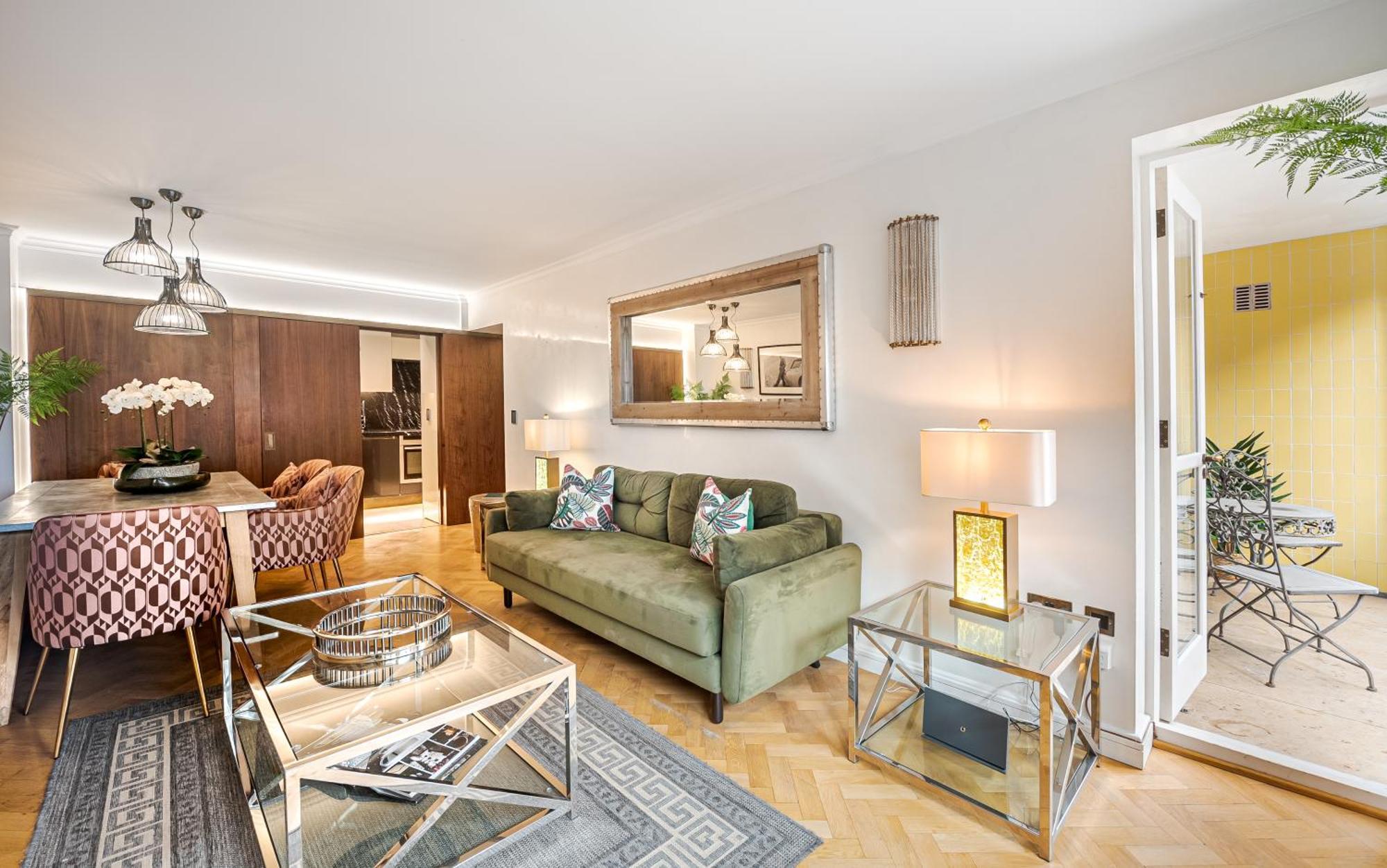 Modern Knightsbridge Apartment With Balcony Overlooking Harrods Prime Location Londra Exterior foto