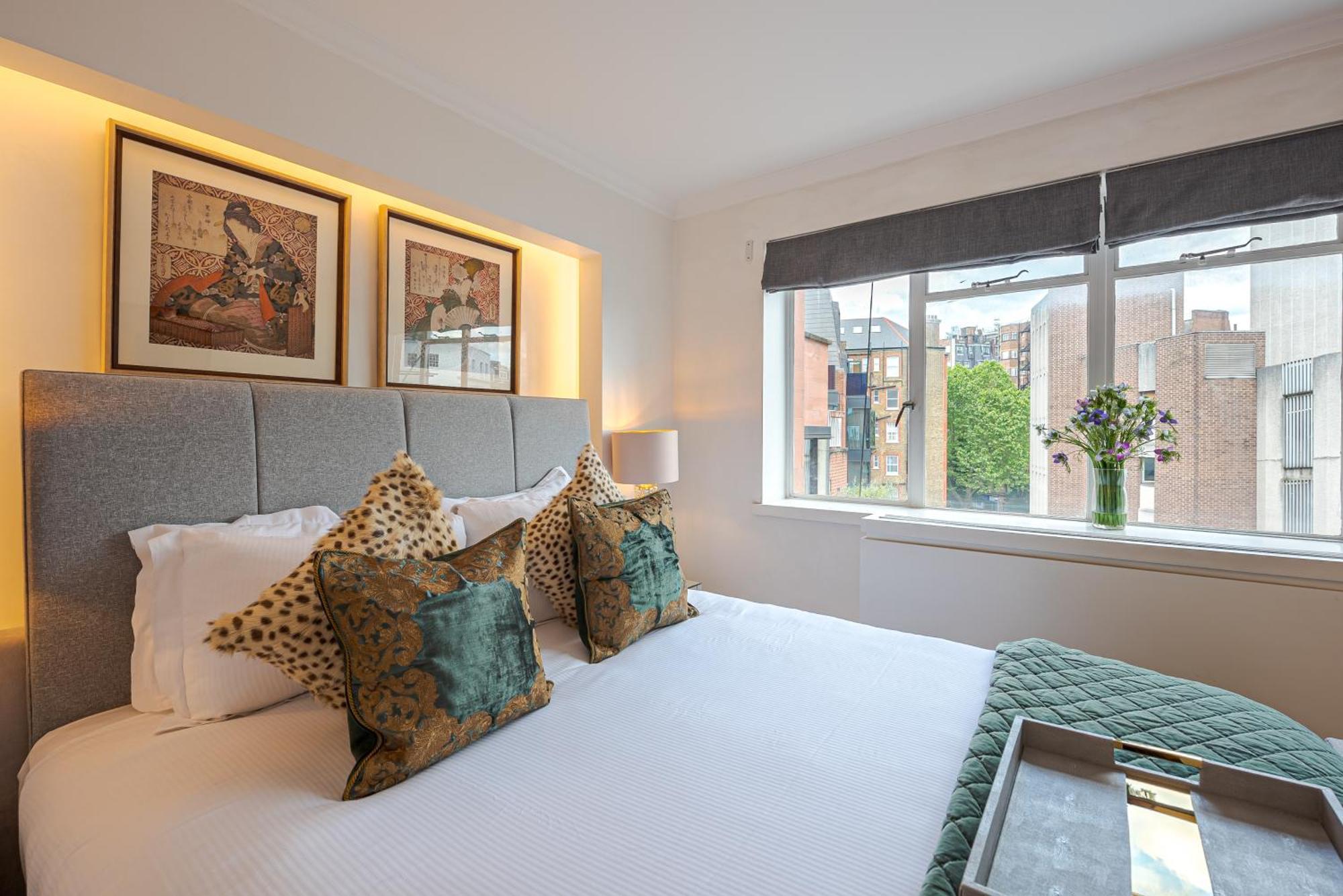 Modern Knightsbridge Apartment With Balcony Overlooking Harrods Prime Location Londra Exterior foto