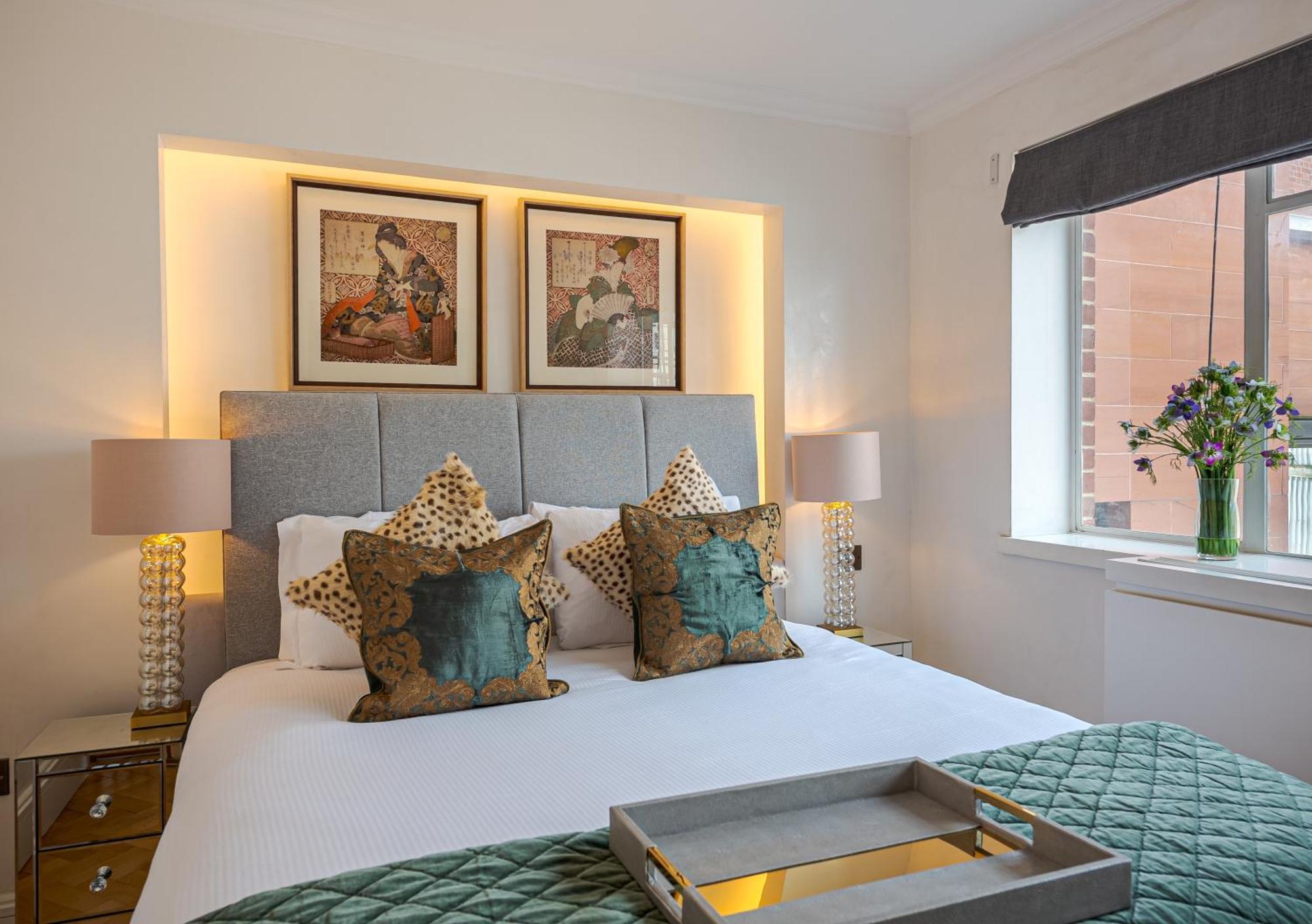 Modern Knightsbridge Apartment With Balcony Overlooking Harrods Prime Location Londra Exterior foto