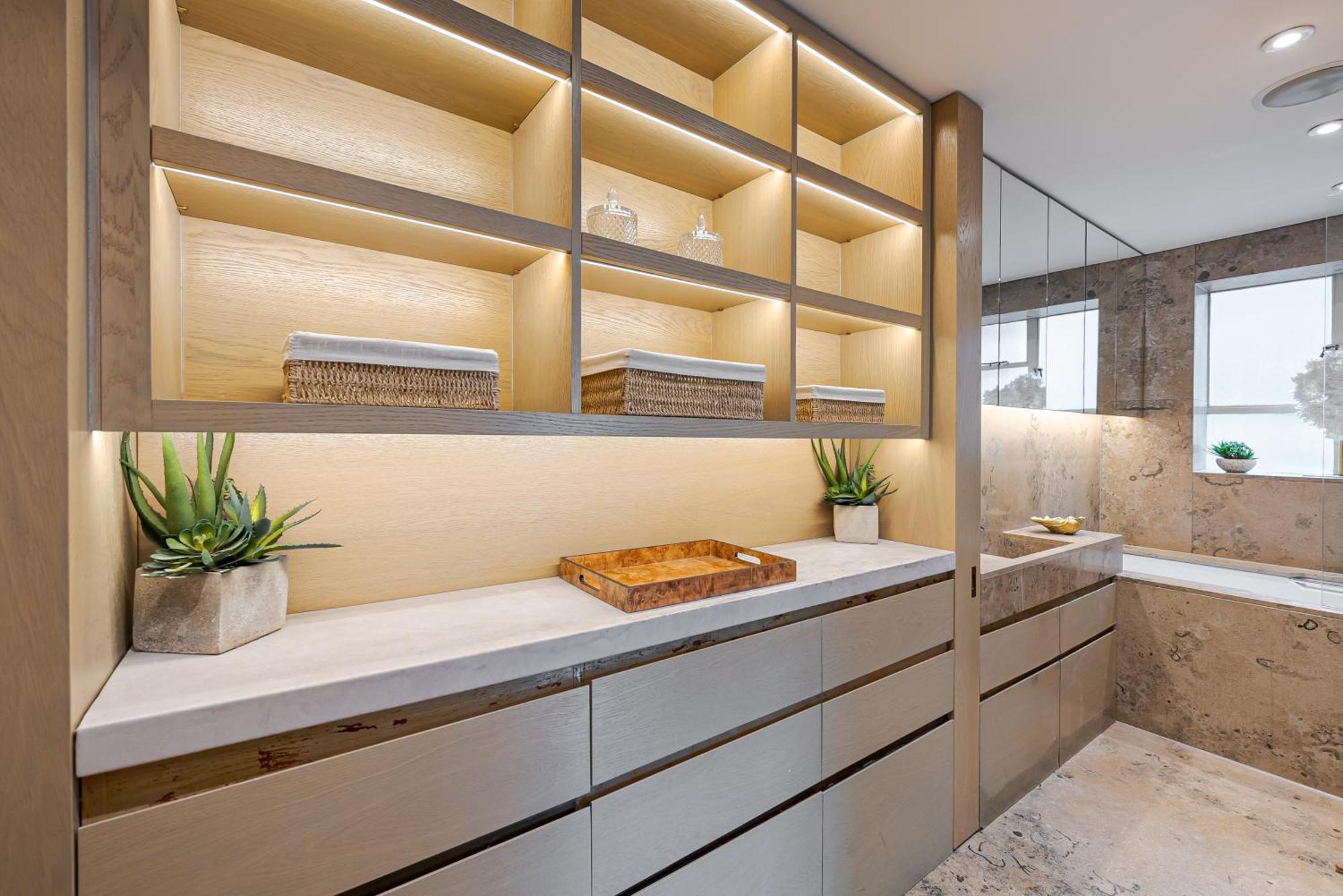 Modern Knightsbridge Apartment With Balcony Overlooking Harrods Prime Location Londra Exterior foto