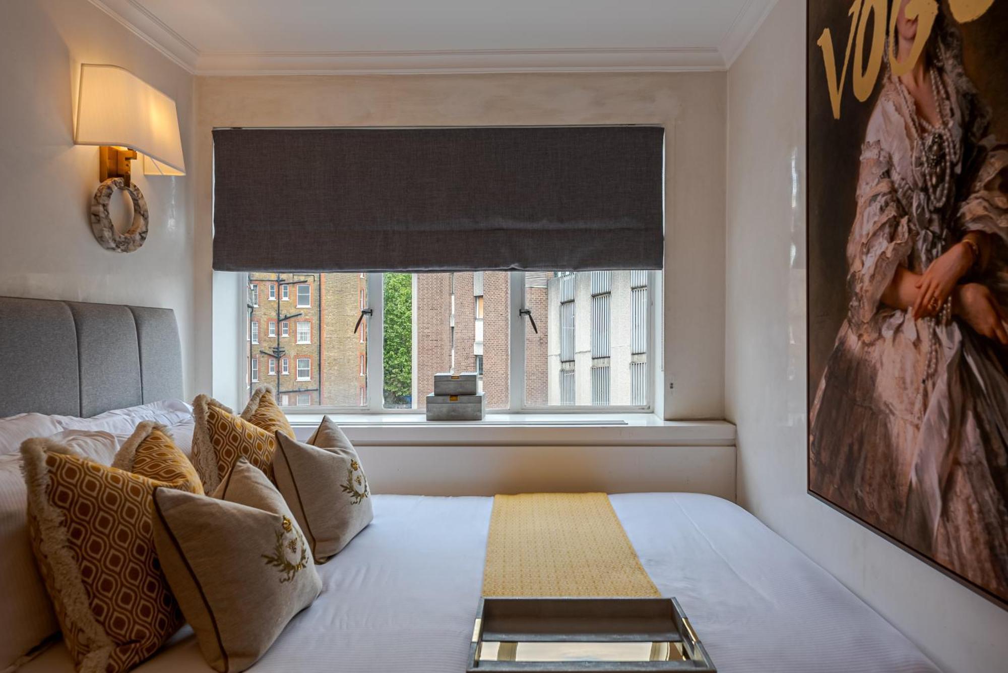 Modern Knightsbridge Apartment With Balcony Overlooking Harrods Prime Location Londra Exterior foto