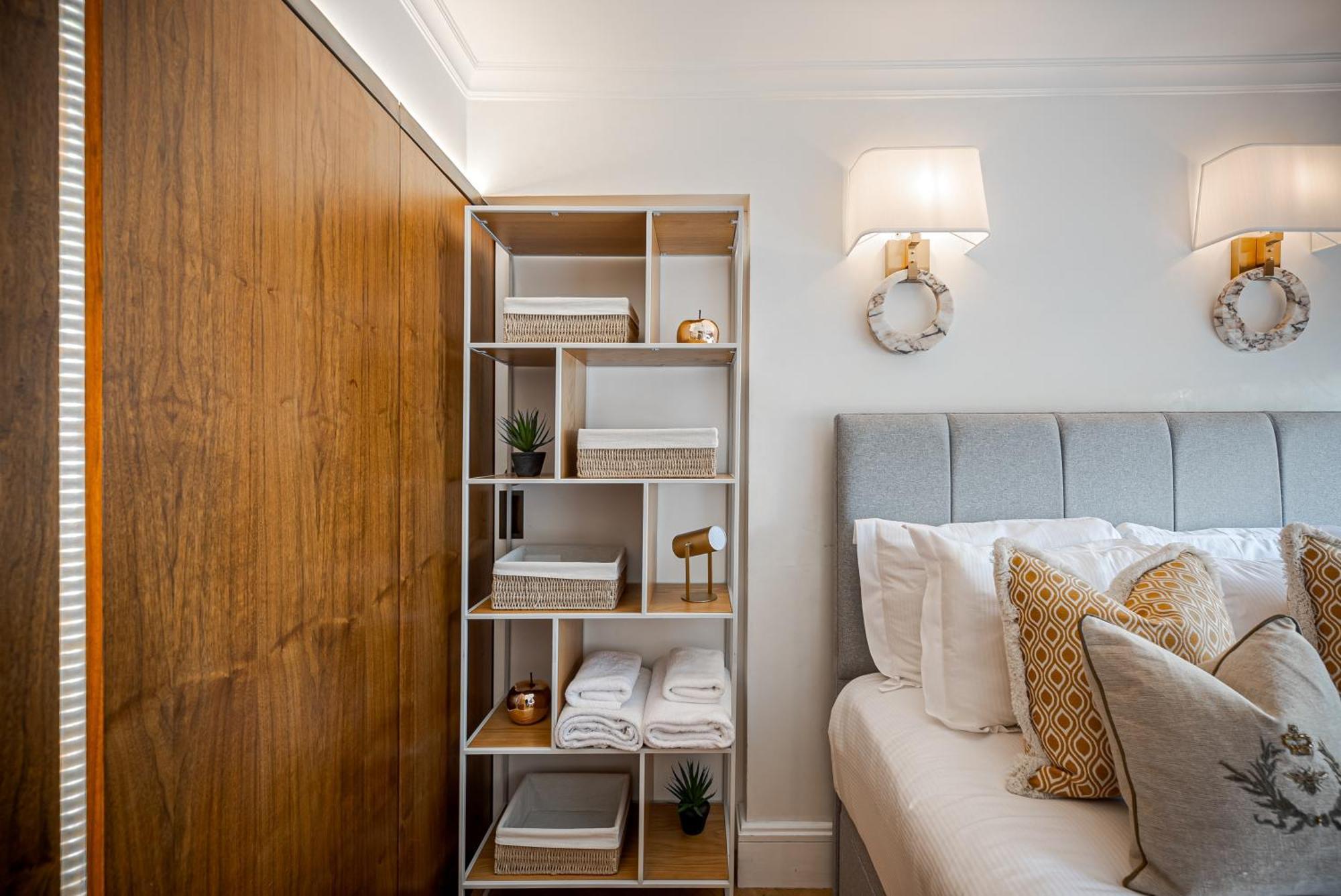 Modern Knightsbridge Apartment With Balcony Overlooking Harrods Prime Location Londra Exterior foto