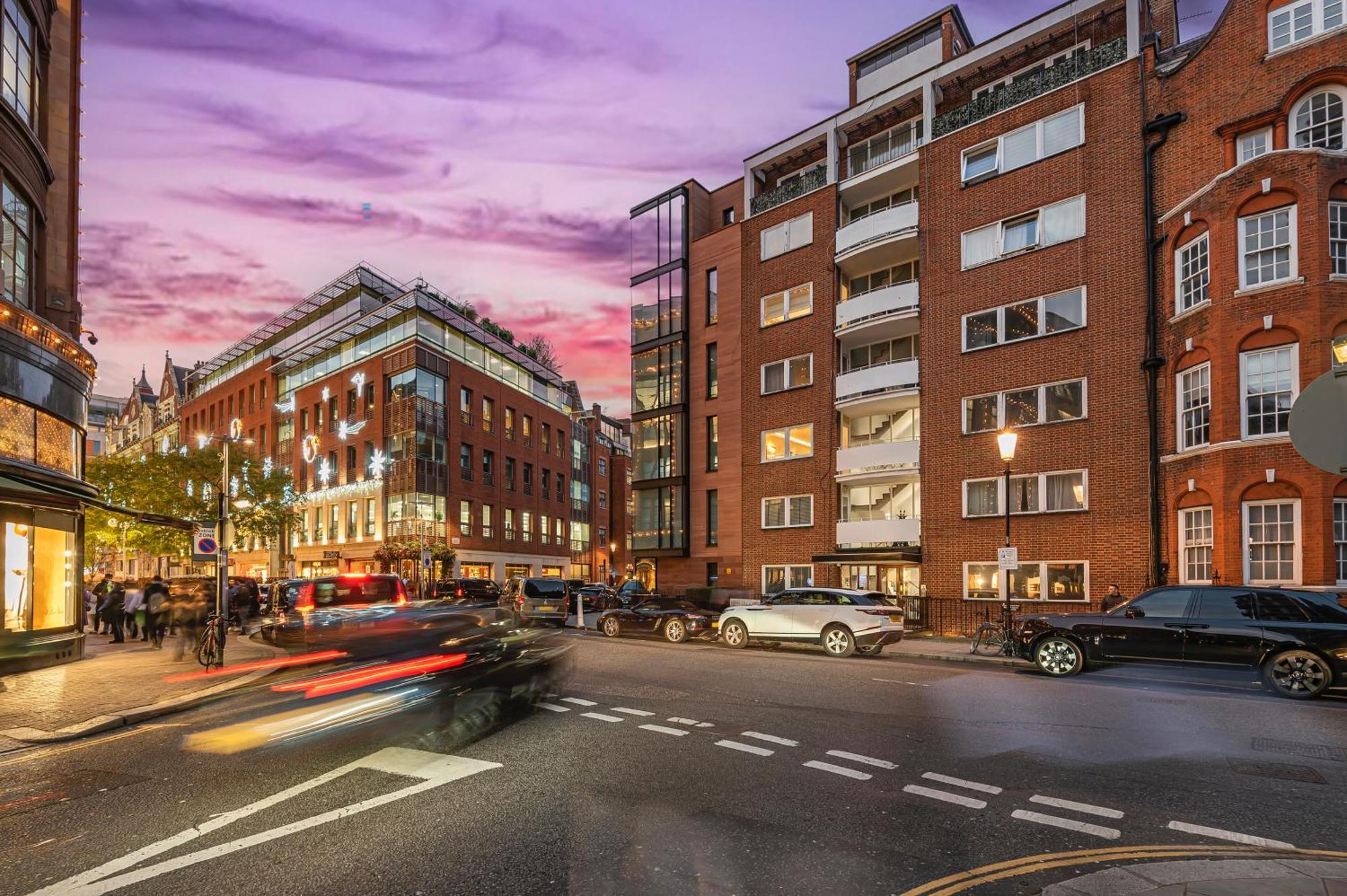 Modern Knightsbridge Apartment With Balcony Overlooking Harrods Prime Location Londra Exterior foto