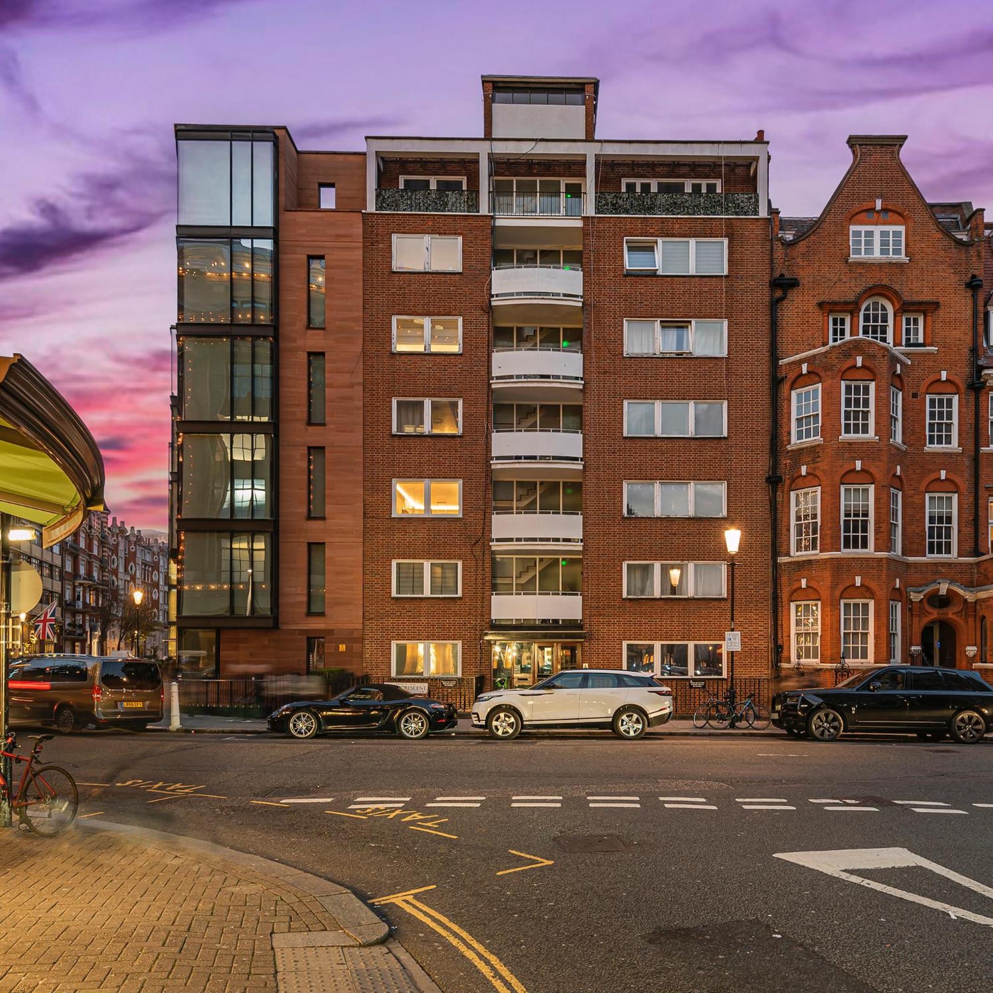 Modern Knightsbridge Apartment With Balcony Overlooking Harrods Prime Location Londra Exterior foto